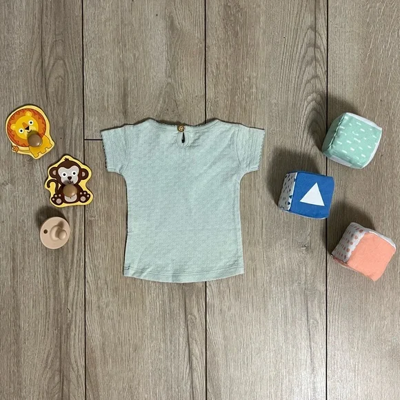 Quincy Mae light blue t shirt 0-3 NWT - Picture 3 of 3